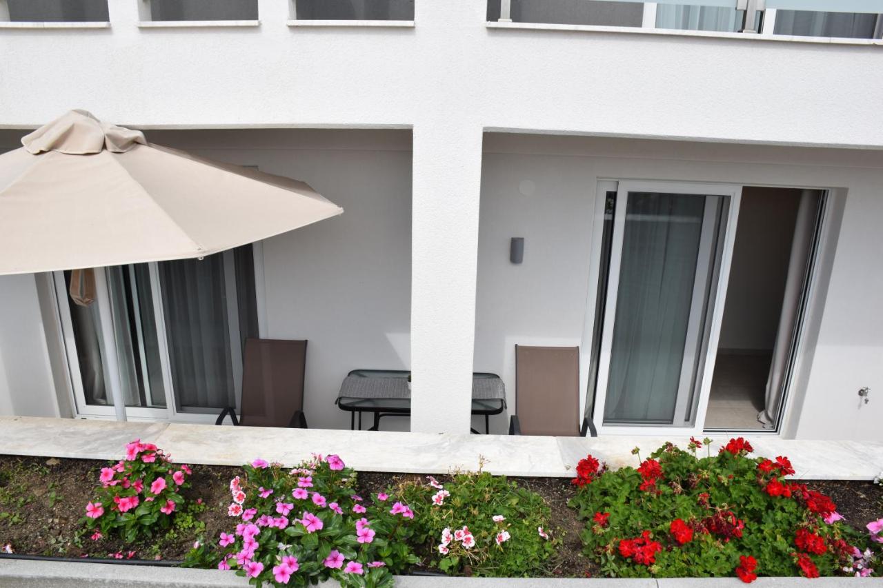 Astra Sarti Luxury Suites Bagian luar foto