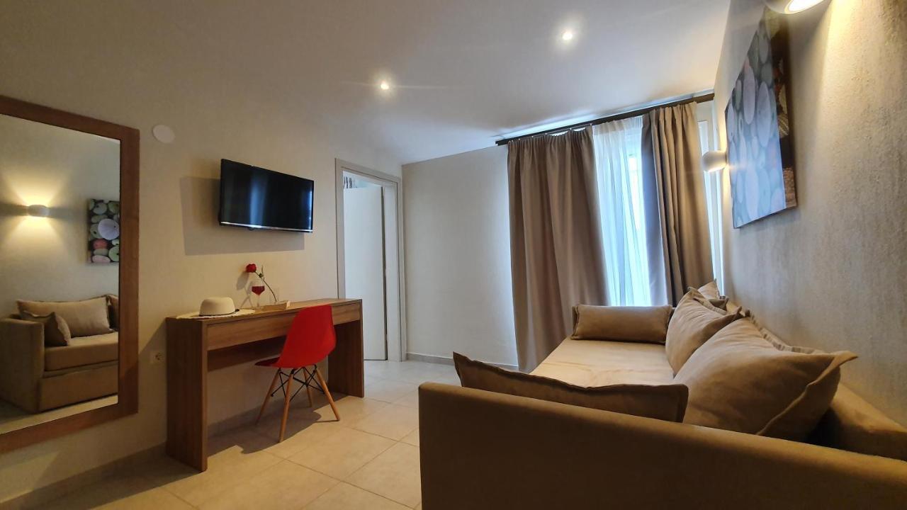 Astra Sarti Luxury Suites Bagian luar foto
