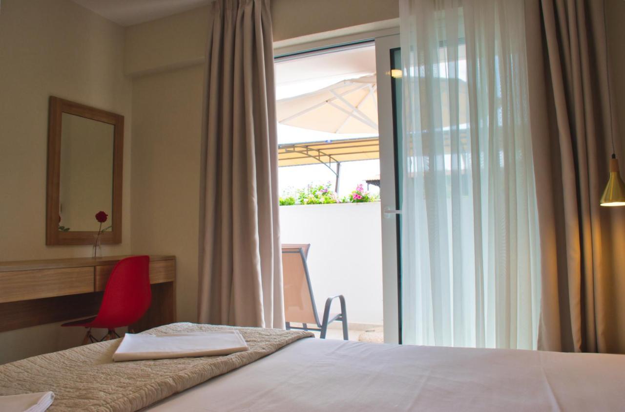 Astra Sarti Luxury Suites Bagian luar foto