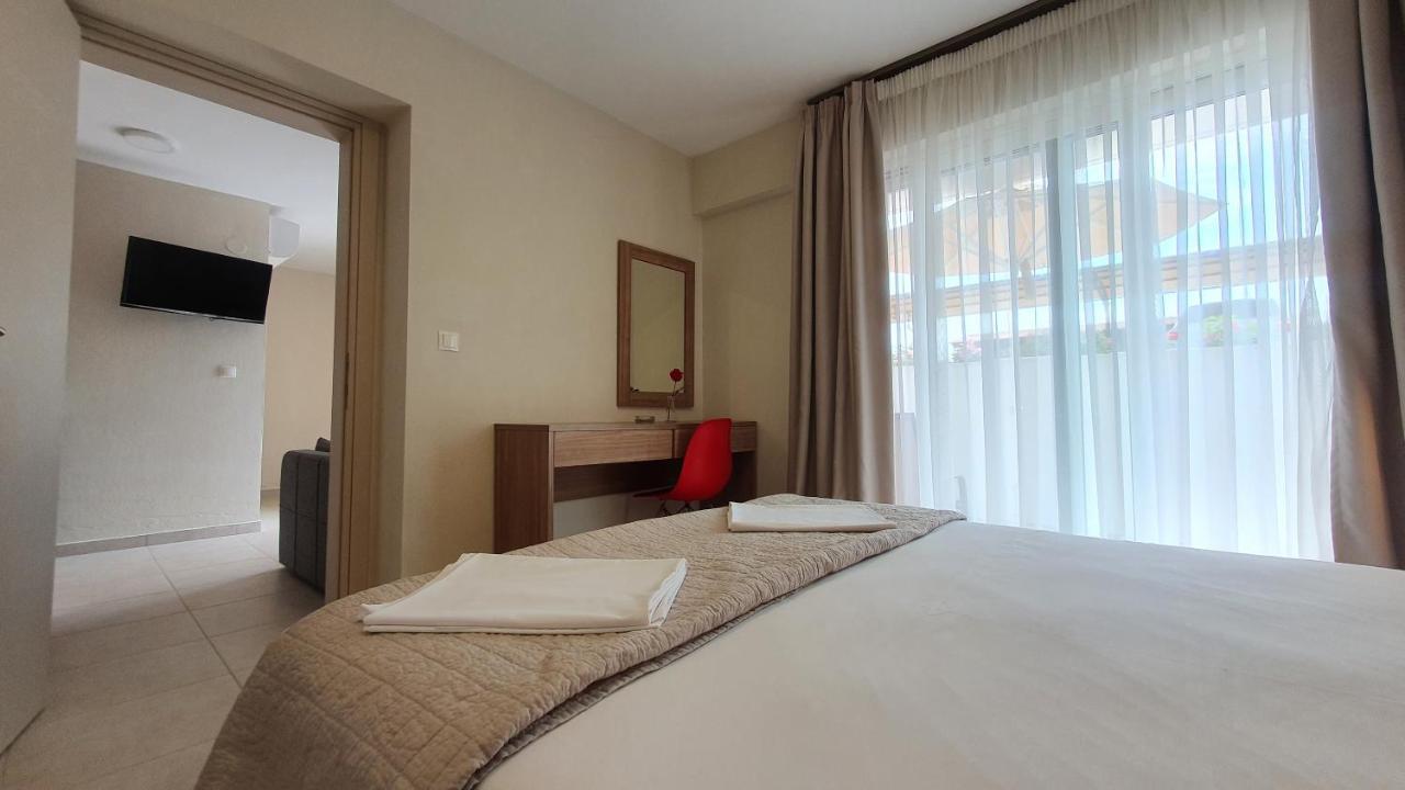 Astra Sarti Luxury Suites Bagian luar foto