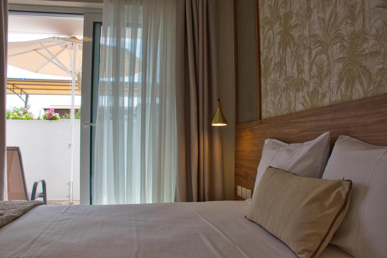 Astra Sarti Luxury Suites Bagian luar foto